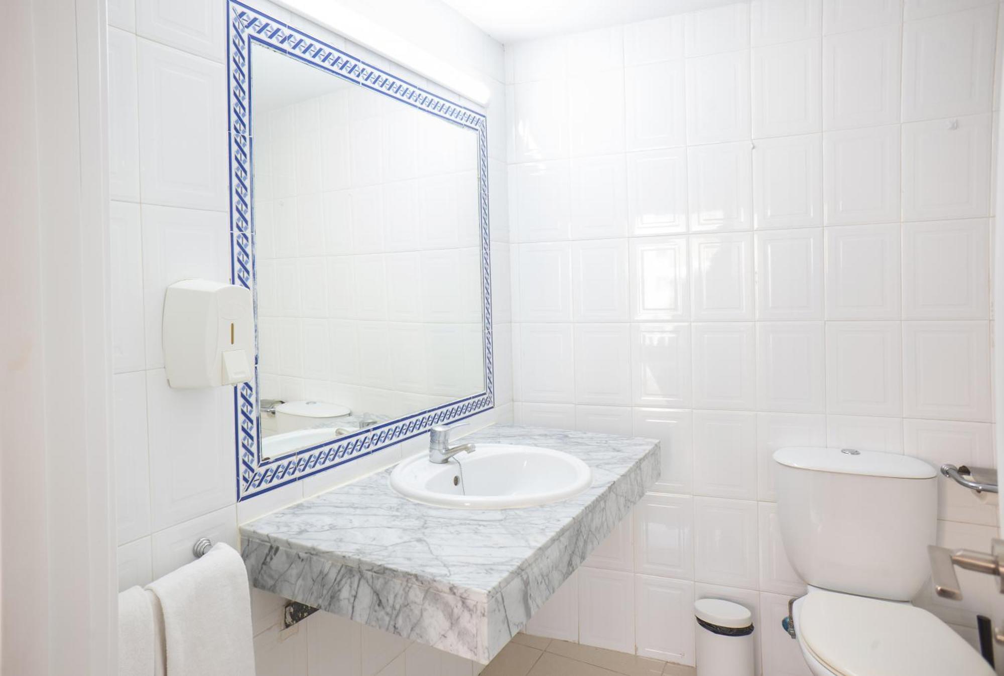 Apartamentos El Velero Торремолинос Экстерьер фото